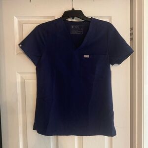 Figs navy Catarina one pocket top